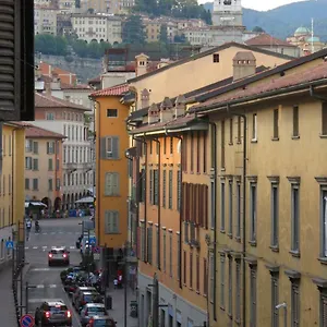 Center Nice Penzion Bergamo